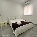 One Bedroom Tea Il-gzira Apartment *