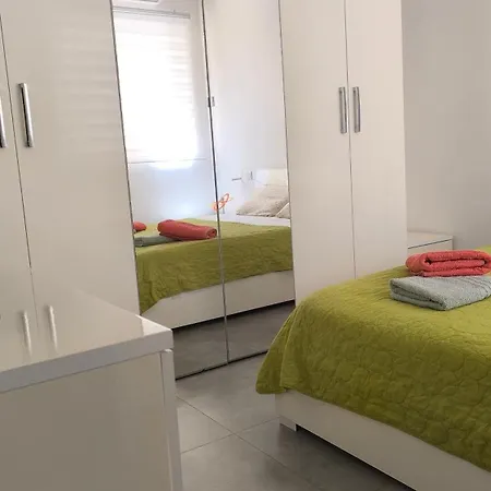 Daire One Bedroom Tea Il-gzira *